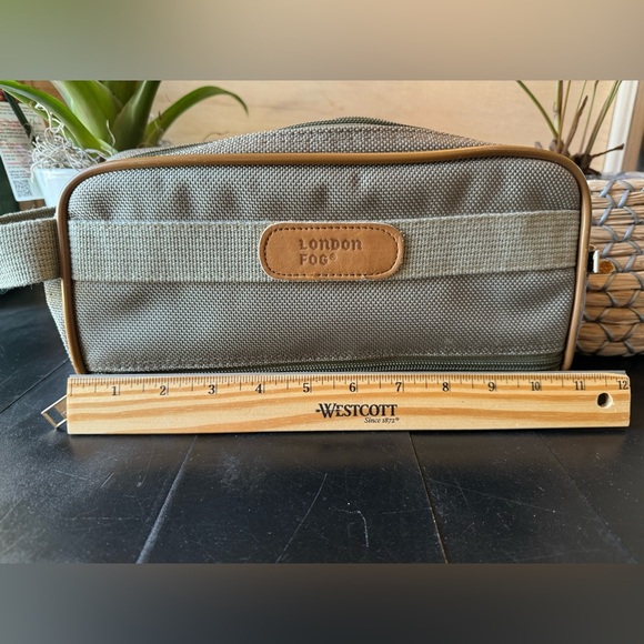 LONDON FOG Men’s Dusty Sage Grey Toiletry Travel Bag w/ Brown Piping - Picture 11 of 14